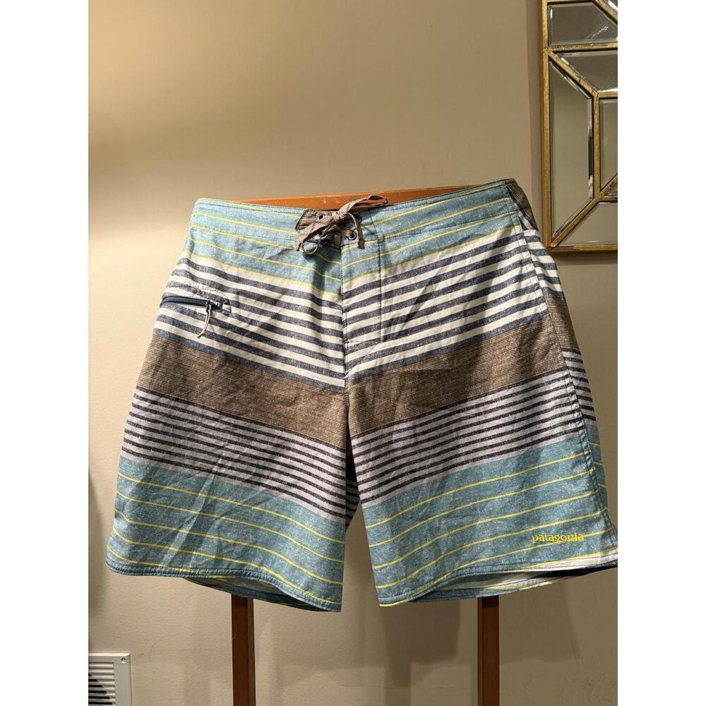 Patagonia Wavefarer Board Shorts Swim - Men’s 32 - Blue Green Stripes